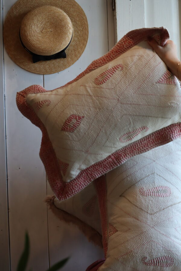 Old Kantha Cushion / G 07