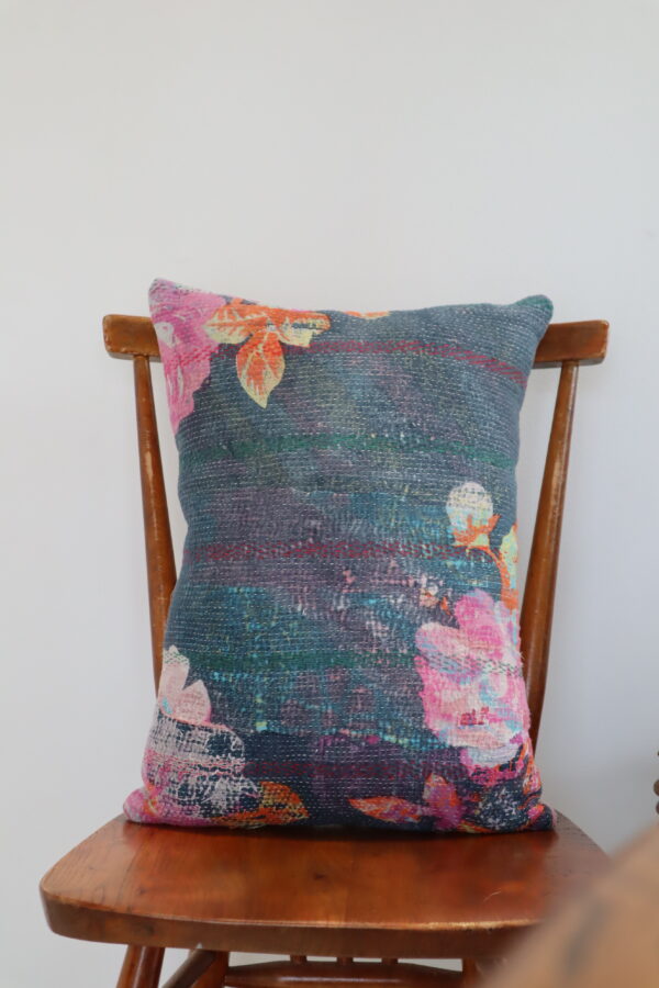 Kantha Cushion / G 04