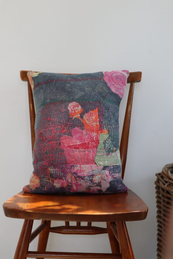 Kantha Cushion / G 05