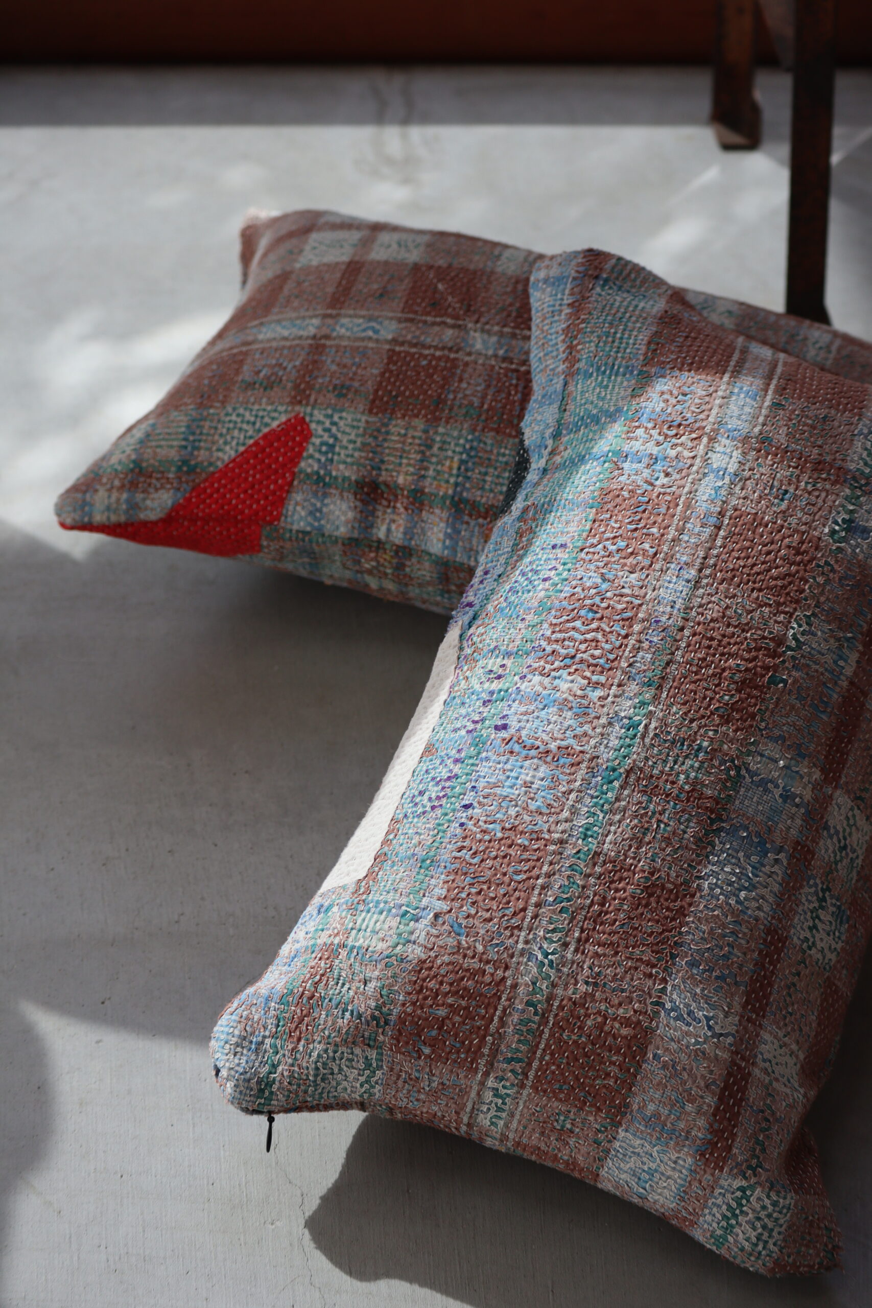Kantha Cushion / G 22